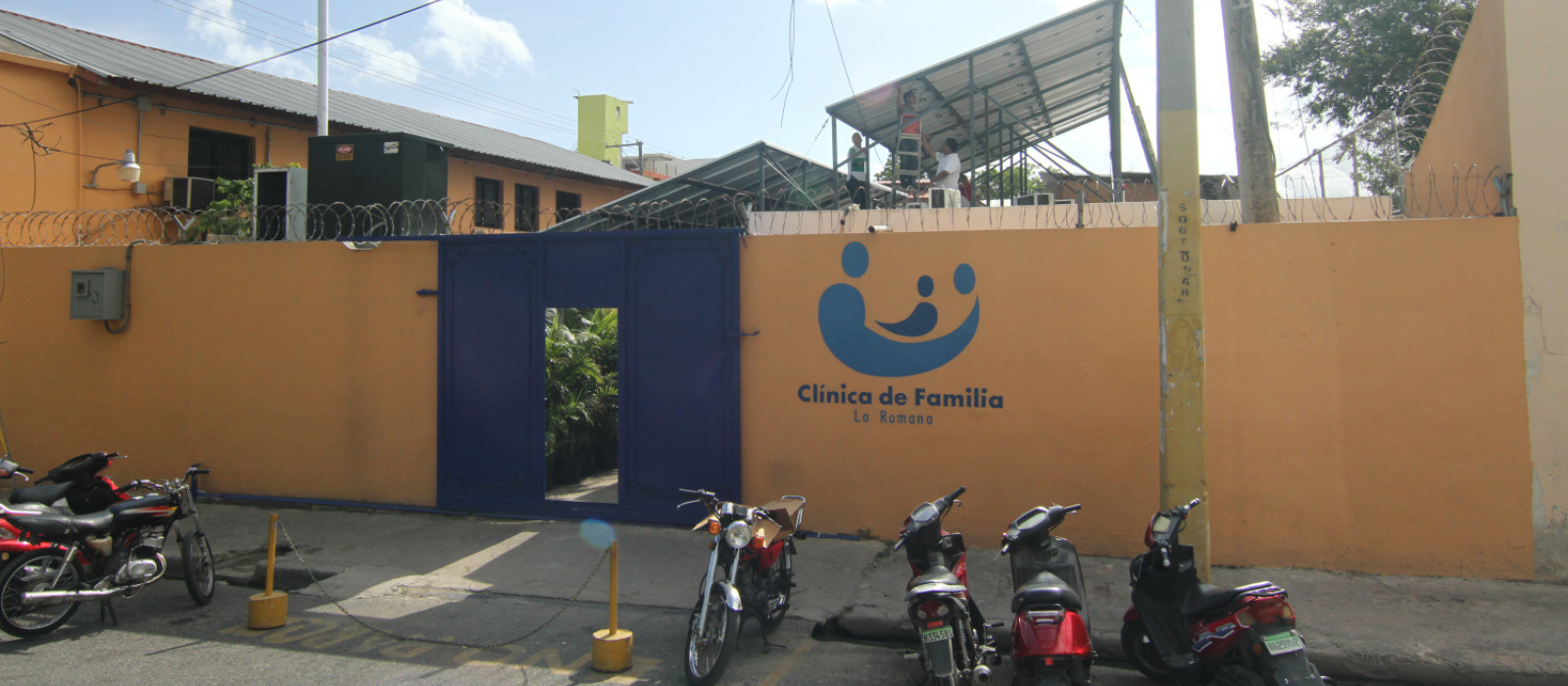 image of the outside of a clinic