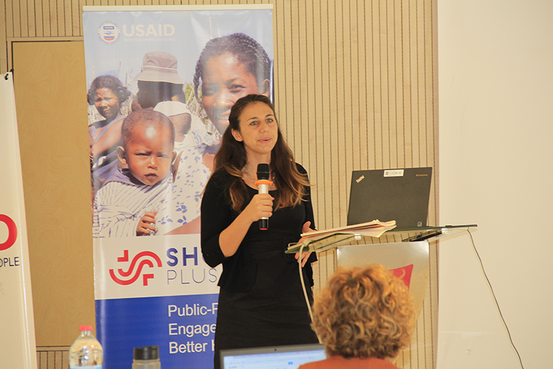Emily Mangone, Digital Health Advisor for SHOPS Plus, presenting at the digital health workshop in Madagascar.