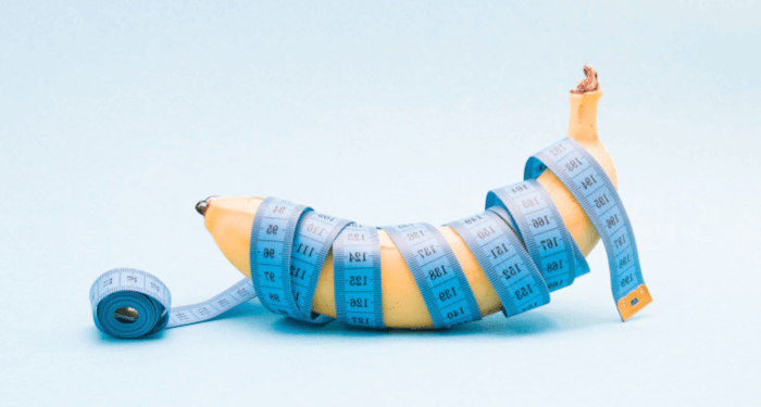 Banane mit einem Maßband umwickelt Die besten Penispumpen